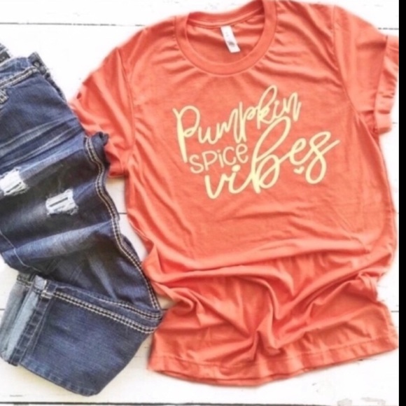 Trindy Clozet Boutique Tops - Pumpkin Spice Vibes Tee